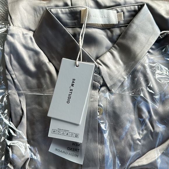 9. AM ⏰ Silk blouse & trousers set - Picture 6 of 6